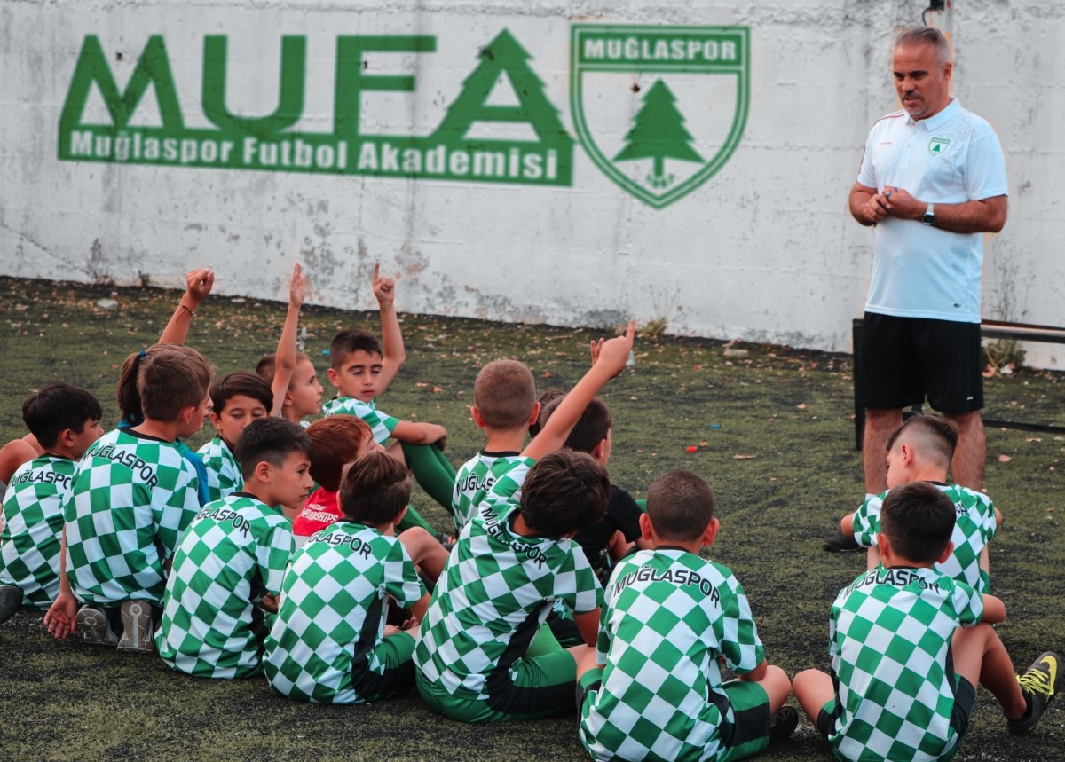 Muğlaspor Kış Futbol Okulu eğitim için hazır