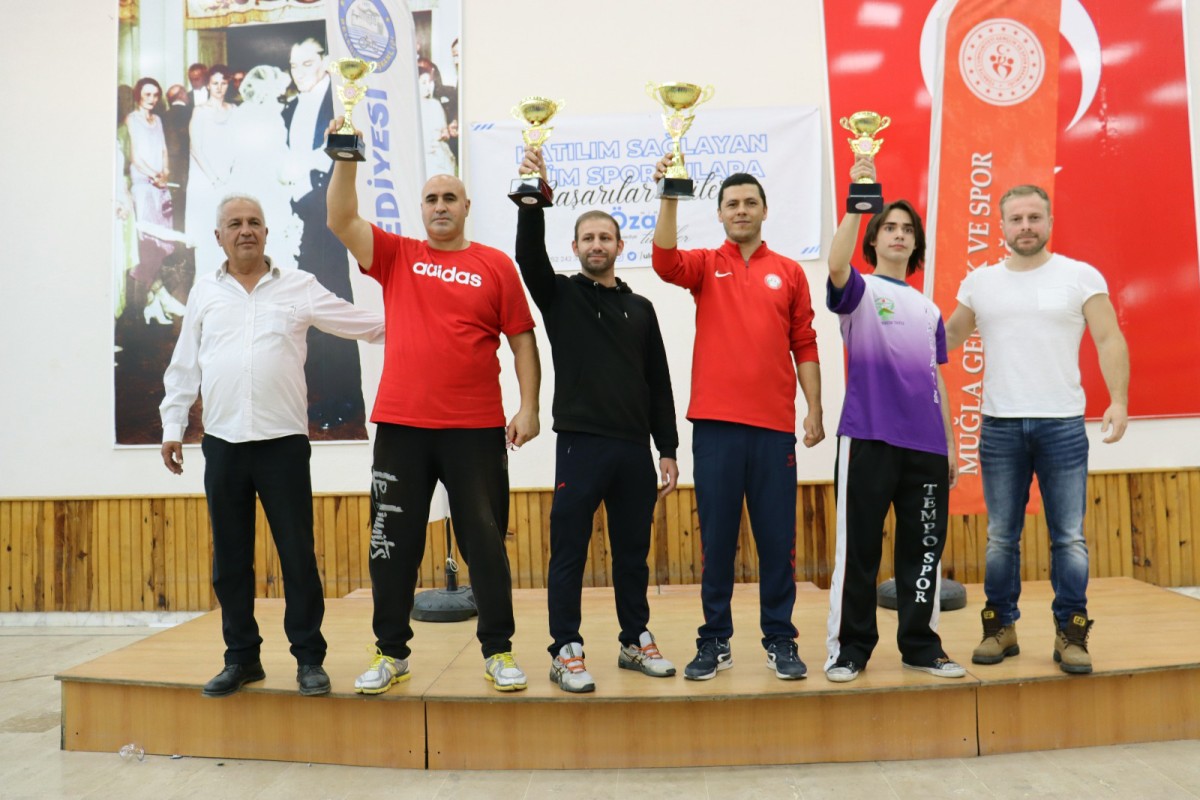 Menteşeli Karateciler 18 Altın Madalya Kazandı