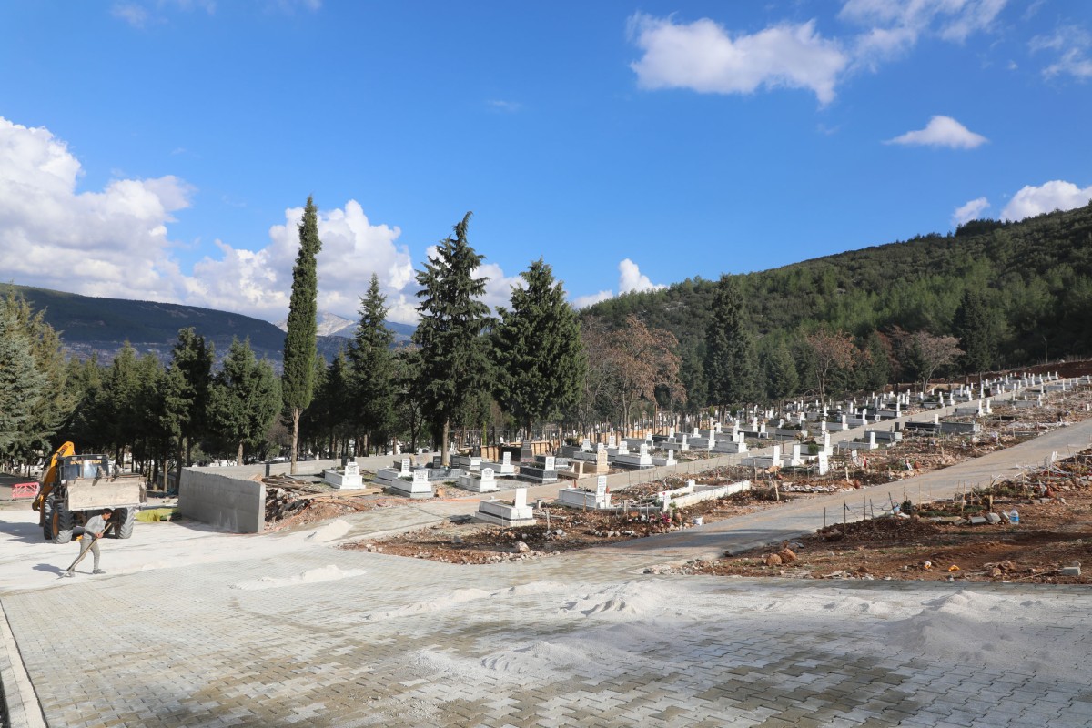 Milas,Yatağan ve Menteşe Şehir Mezarlıkları Yenilendi