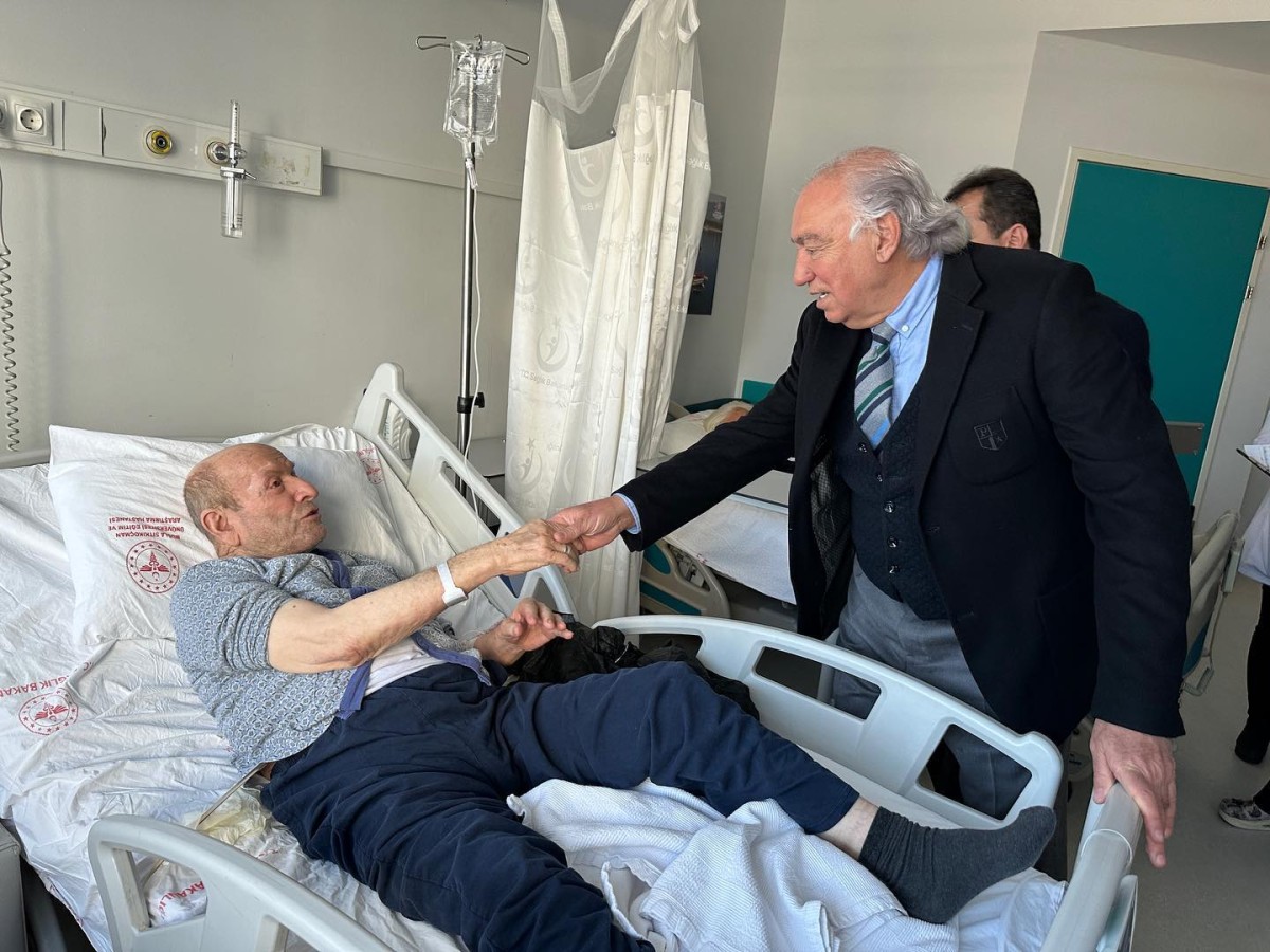 AK Parti Muğla Milletvekili M.Yavuz Demir Yaralı Depremzedeleri Ziyaret Etti