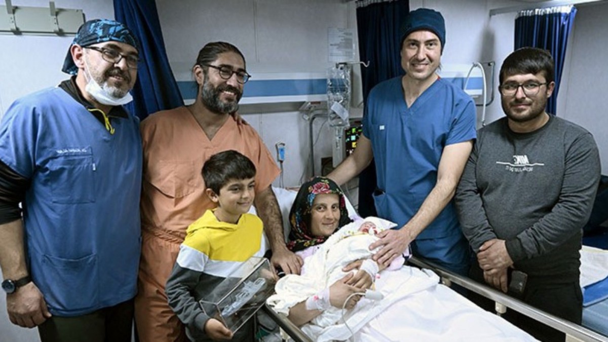 TCG Bayraktar'da İki Bebek Dünyaya Geldi