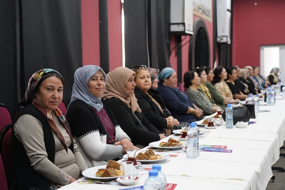 Milas Belediyesi, Muhtar Eşleri Buluşmasını Gerçekleştirdi