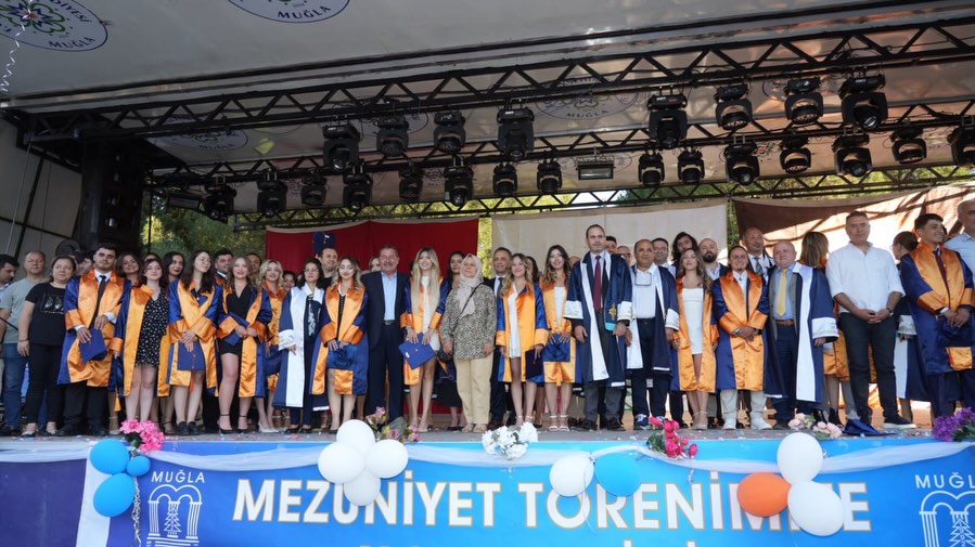 Milas Veteriner Fakültesi’nde Mezuniyet Coşkusu