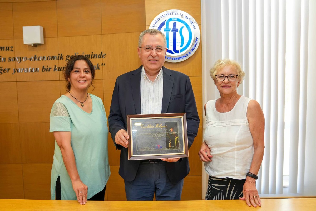 FETAV’dan Başkan Osman Çıralı’ya Teşekkür Plaketi