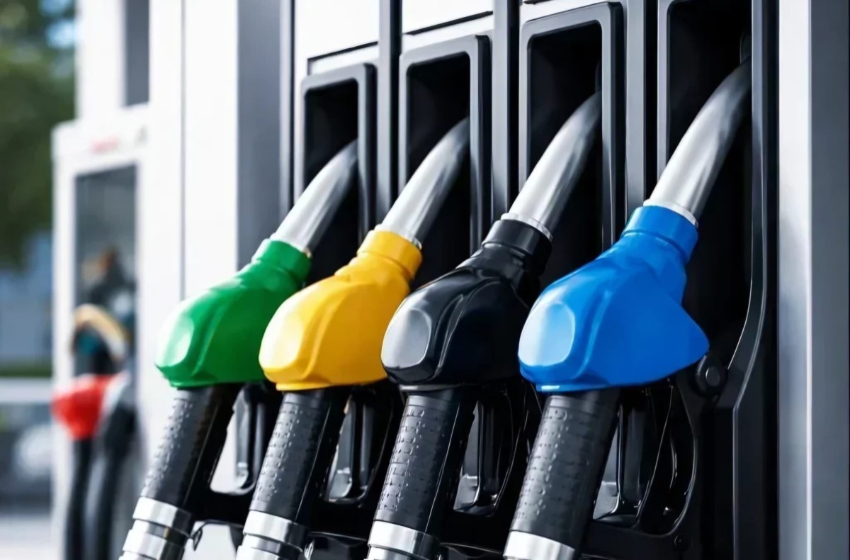 Benzine 50 Kuruş Zam: Akaryakıt Fiyatları Güncellendi